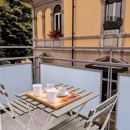 Apartment Cherry Blossom Legnano