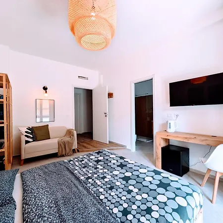 Cherry Blossom Apartment *